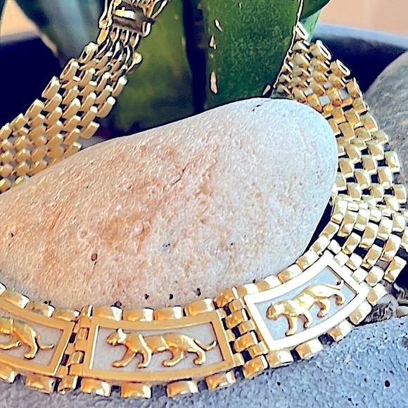 Vintage Jewelry - Panther 14k gold necklace 3 panthers